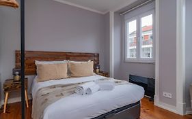 Charming Tram 28 Apartment By Lovelystay